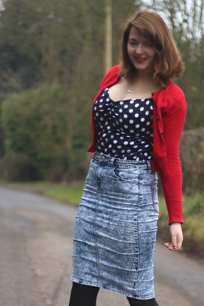 retro outfit with collectif polka dot top