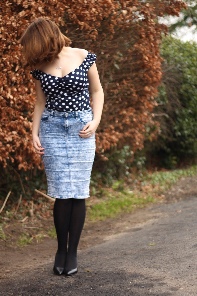 retro outfit with polka dots