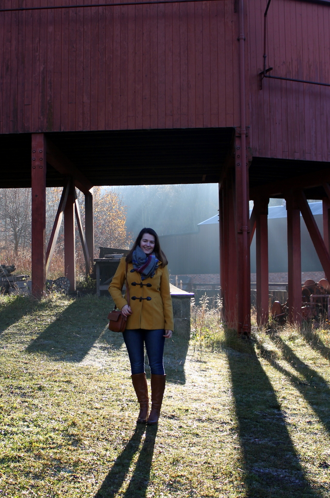 Winter outfit - jeans & mustard coat
