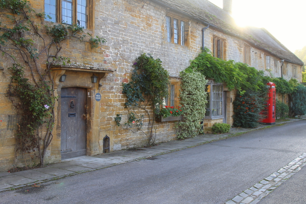 Montacute Airbnb: Estate Office, the old Dairy