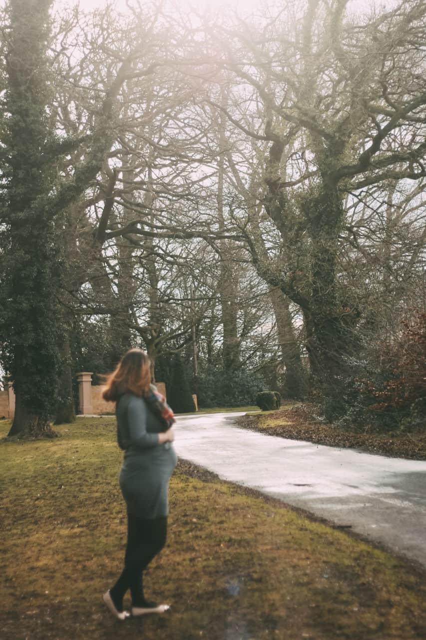 H&M grey maternity dress outfit