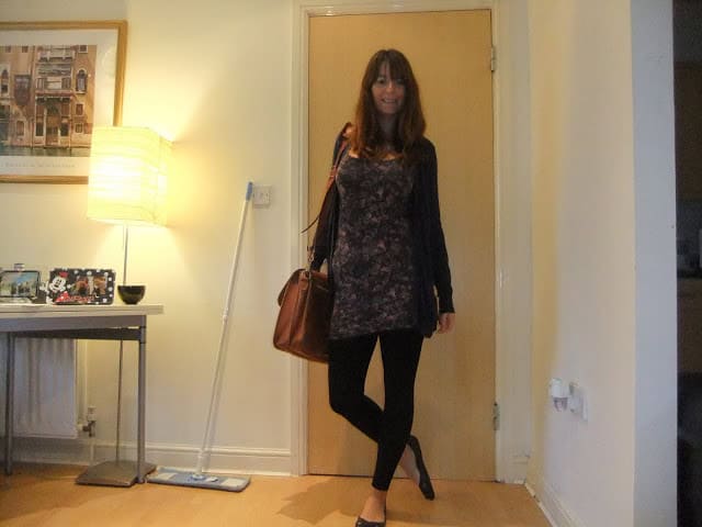 Crossback dress with leggings