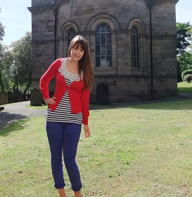 colour blocking red and blue outfit