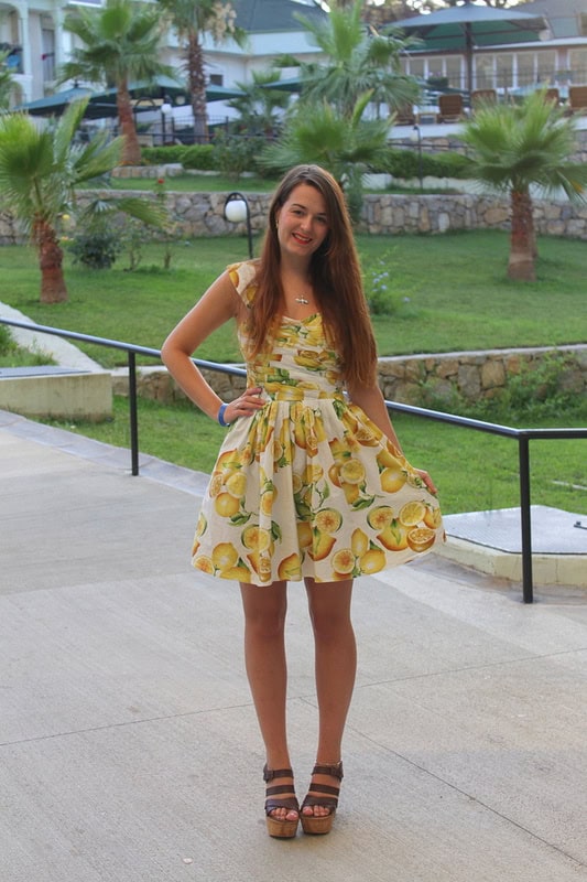 Primark lemon dress outfit