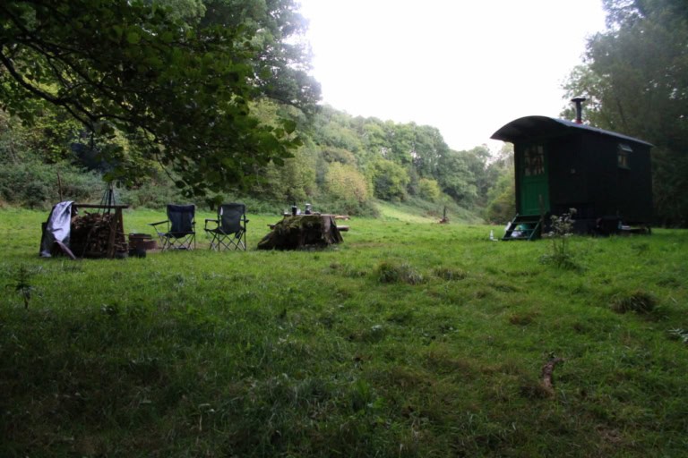 Shepherd's Hut - Airbnb