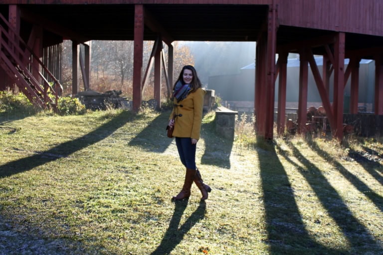 Winter outfit - jeans & mustard coat