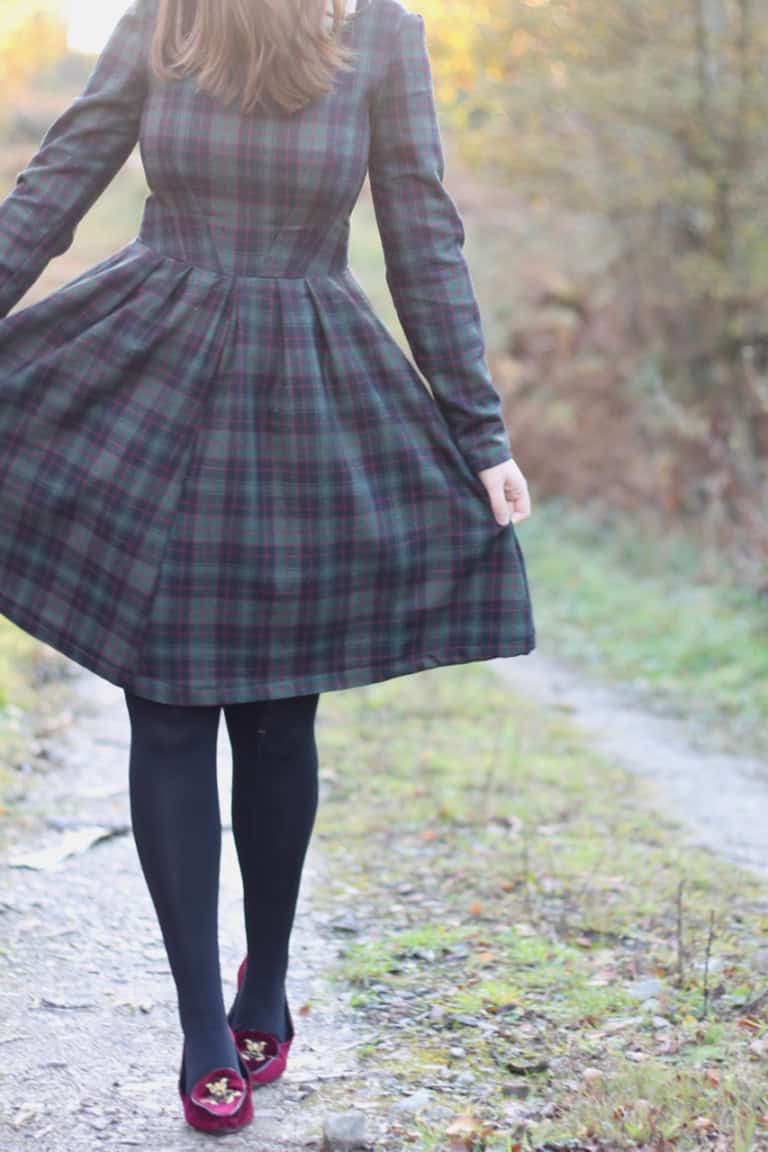Sewing Hack: Simplicity 2444 tartan dress with long sleeves