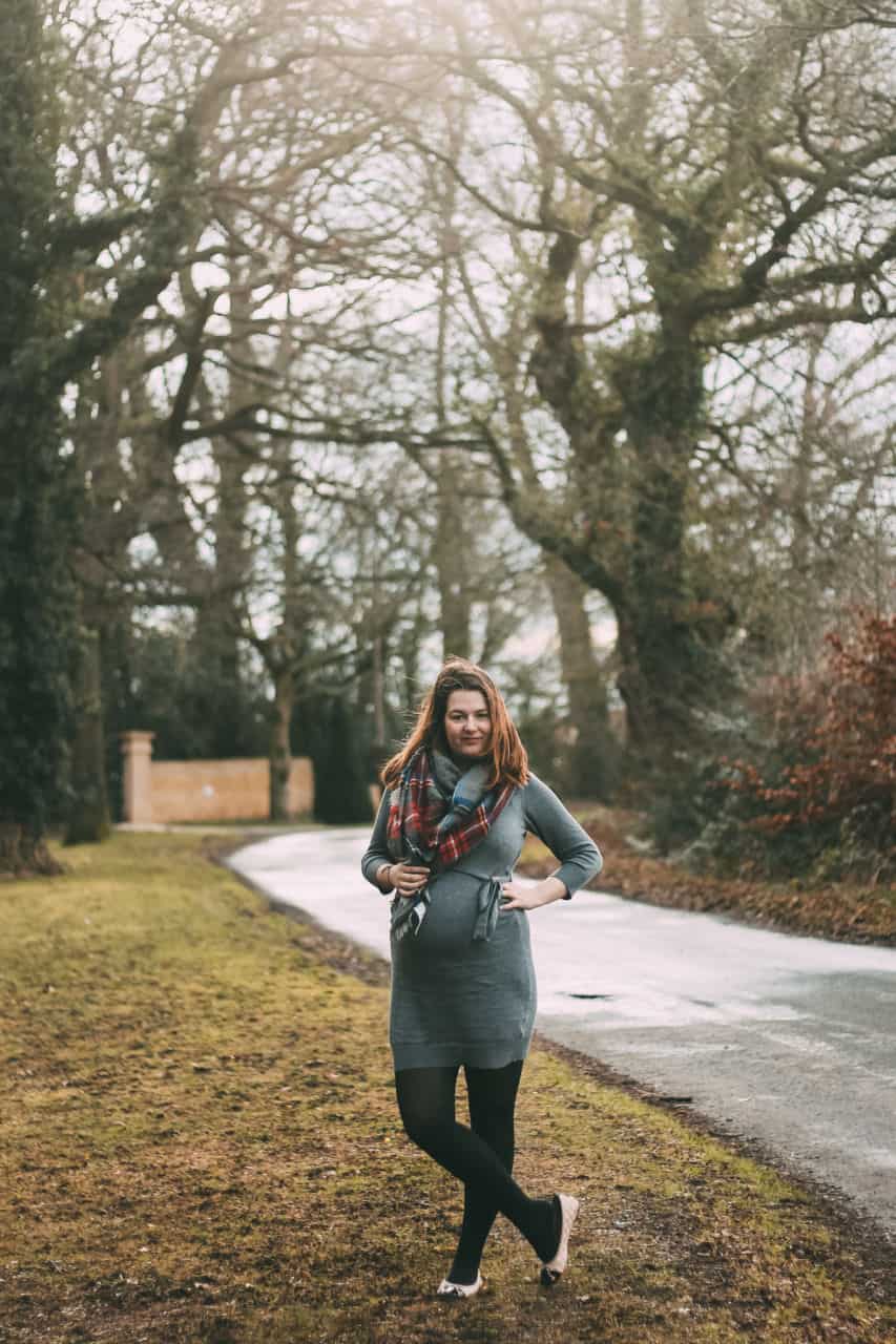 H&M grey maternity dress outfit