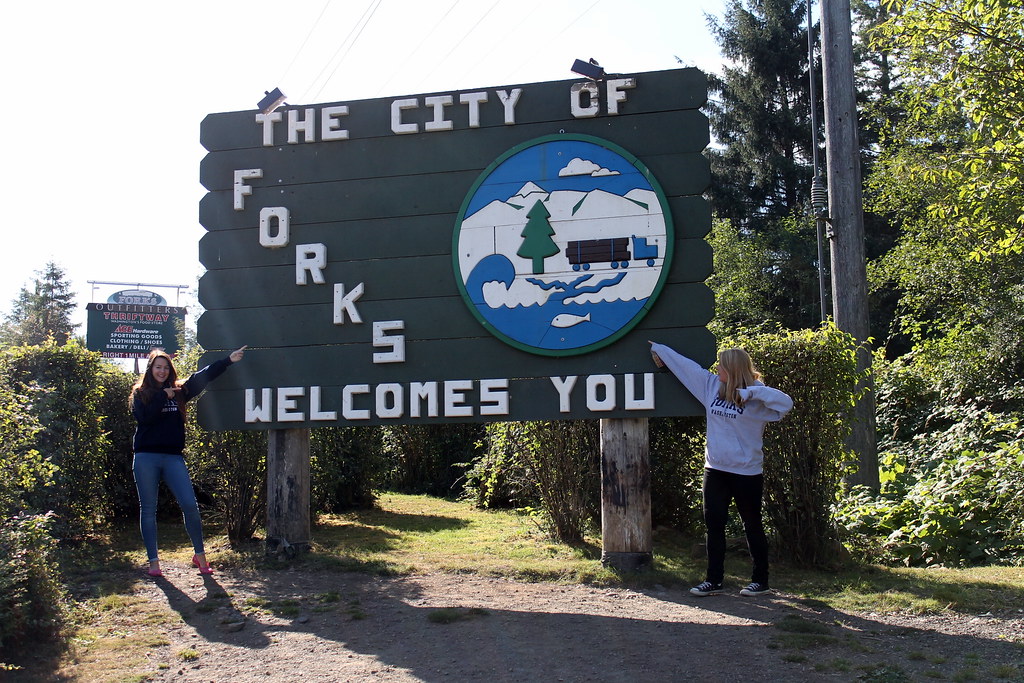 Welcome to Forks sign