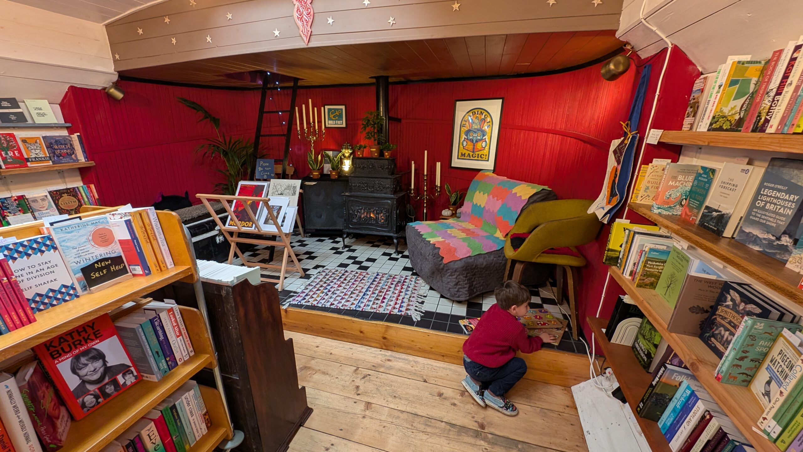 How to Build a Stylish Home Library